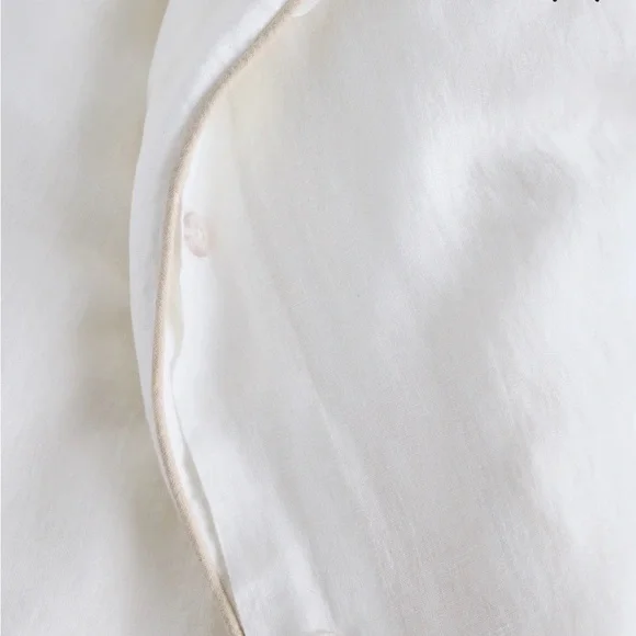 Quince New in bag- King/ Cali King White/Toffee Piped Duvet & Sham set Duvet Covers